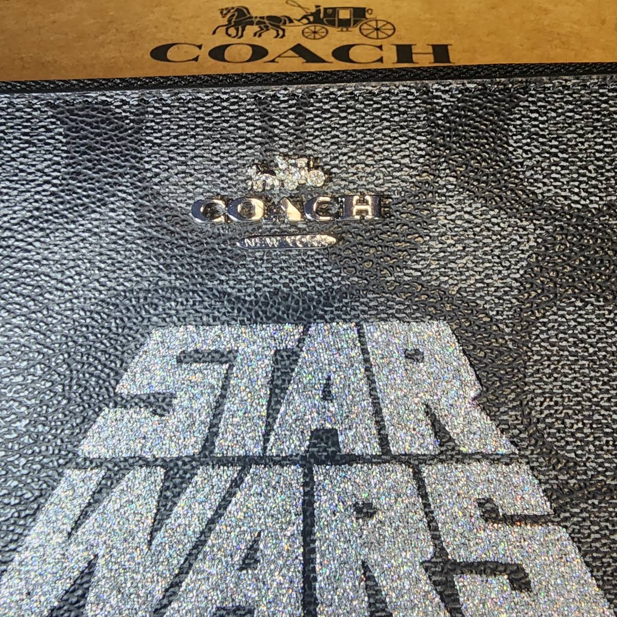 新品・未使用】COACH/コーチxスターウォーズ限定コラボ 長財布 F88589