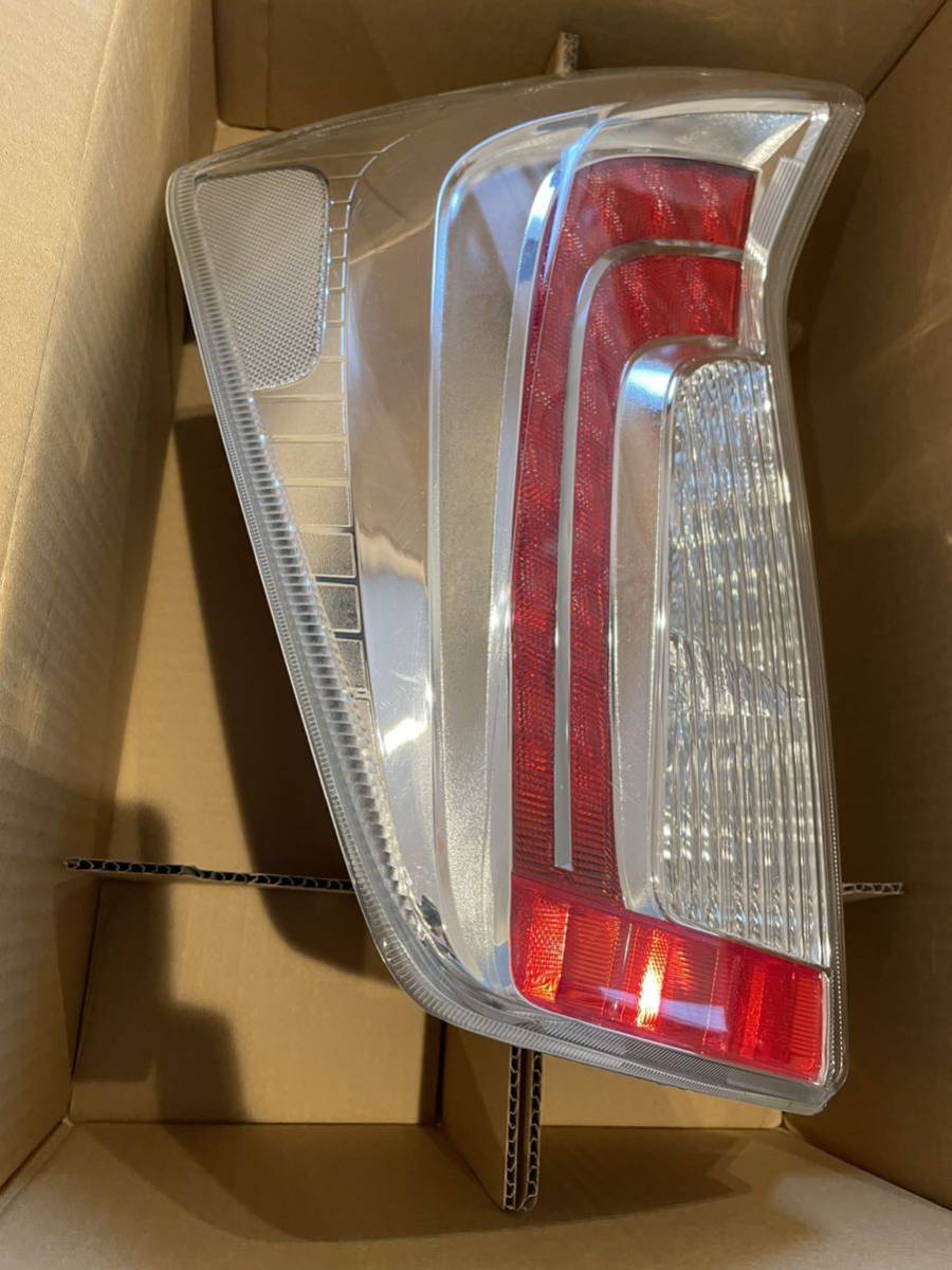 新品☆安心のトヨタ純正☆ZVW30系 プリウス☆後期 純正LEDテールランプ ZVW30 30系 プリウス 後期 純正 LED テールライト テールランプ ZVW30