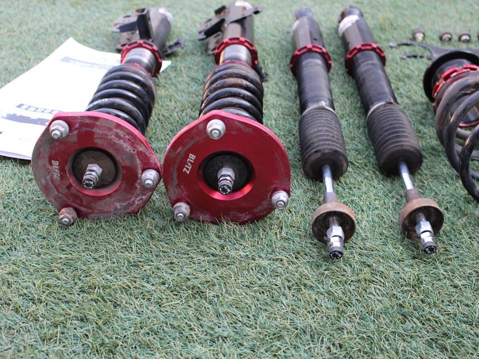 ヴォクシー、ノア、エスクァイア80系車高調 BLITZ DAMPER ZZ-R 公式