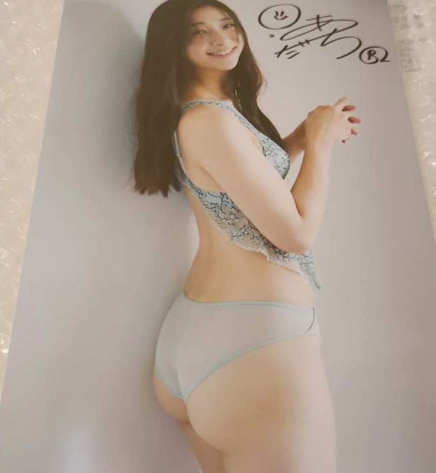 足立梨花 写真集 リリカル サイン入り 写真2枚付き(あ行)｜売買された