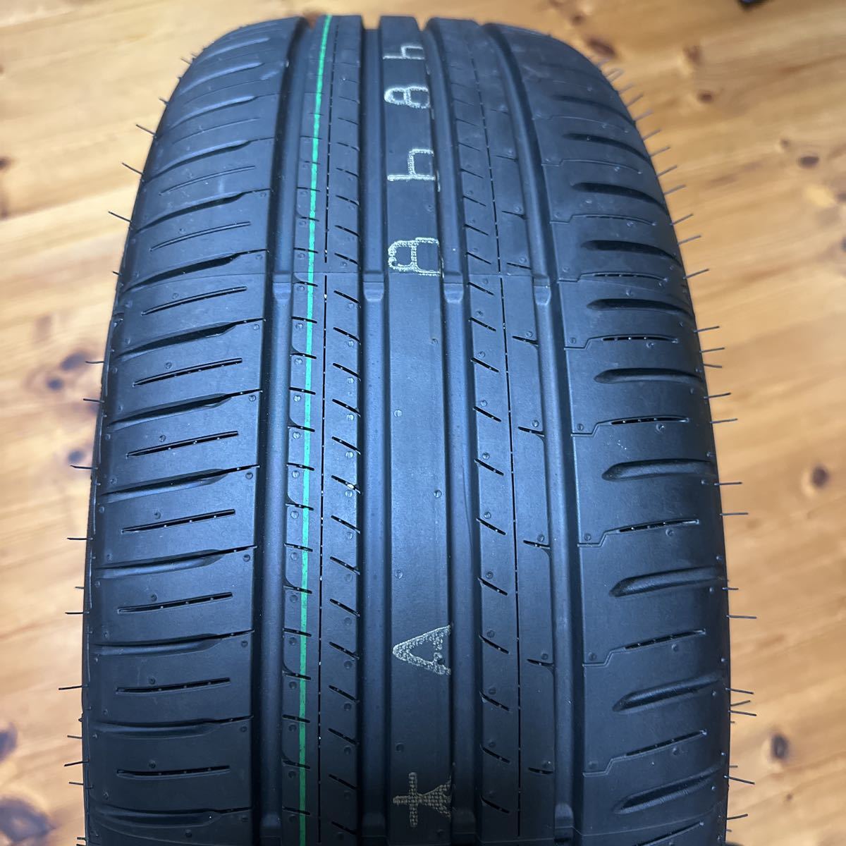 新車外し トヨタ ヤリスクロス純正ホイール とタイヤのセット1本バラ