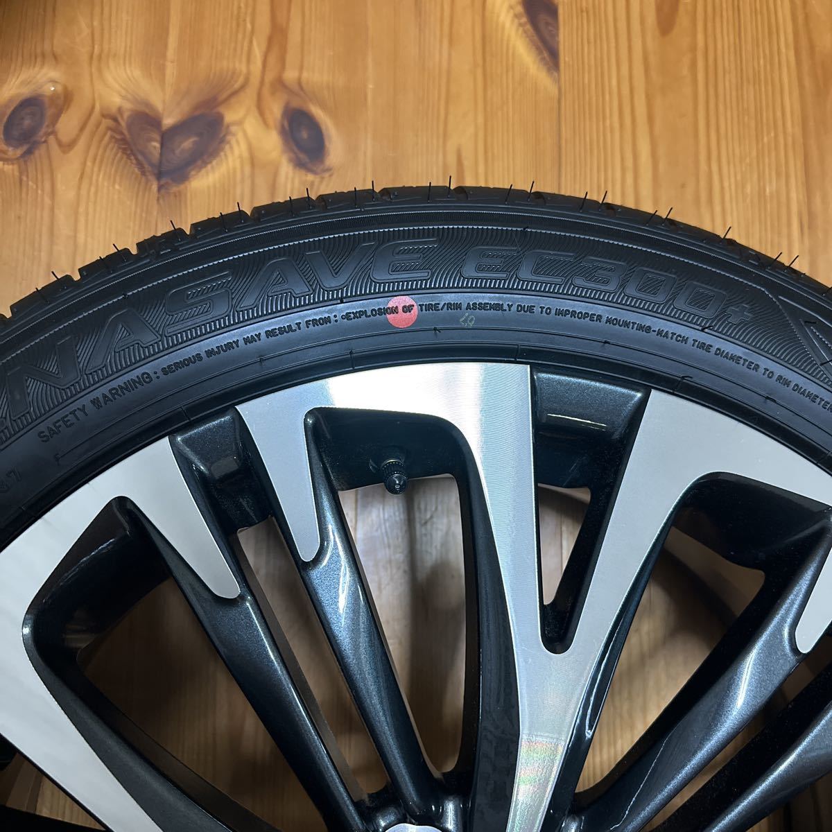 新車外し トヨタ ヤリスクロス純正ホイール とタイヤのセット1本バラ
