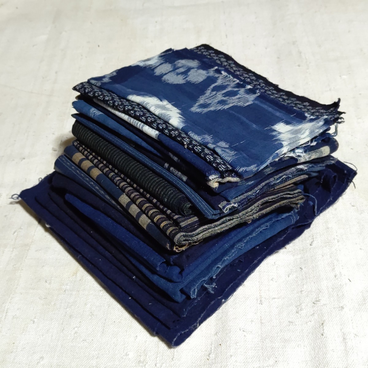 古着・古布として出せる物の判別表 – 古着回収品目 分類 – 古着・古布回収品目一覧表 – HTSDT