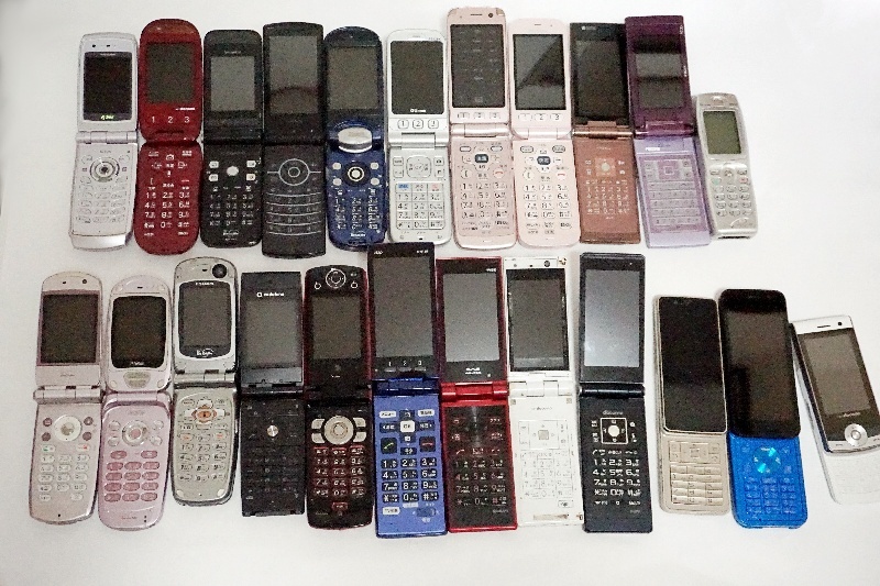 【大量・おまとめ】携帯電話 ２３台 ガラケー 動作未確認 ジャンク 