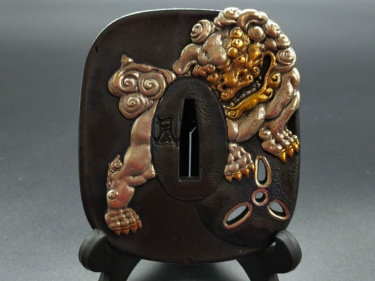 刀装具 鍔 鉄地 彫金 骨董 日本刀 侍　金銀 Q6849刀鍔 唐獅子の図 銅地 絵金銀 日本刀装具 刀剣美術 鍔 つば 鐔 刀