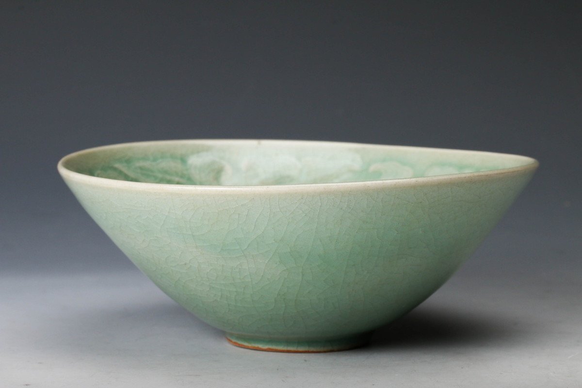 韓国 人間文化財(人間国宝) 池順鐸作 白磁陽刻高麗水差し 韓国 人間