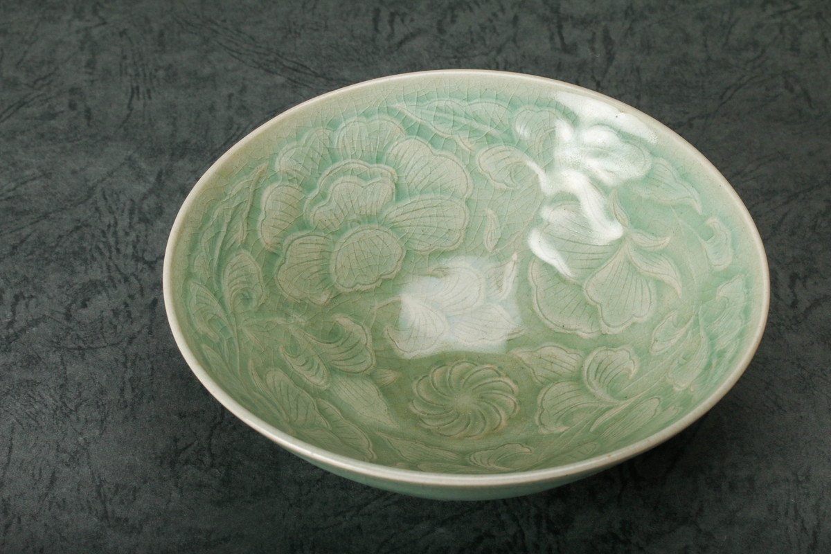 韓国 人間文化財(人間国宝) 池順鐸作 白磁陽刻高麗水差し 韓国 人間