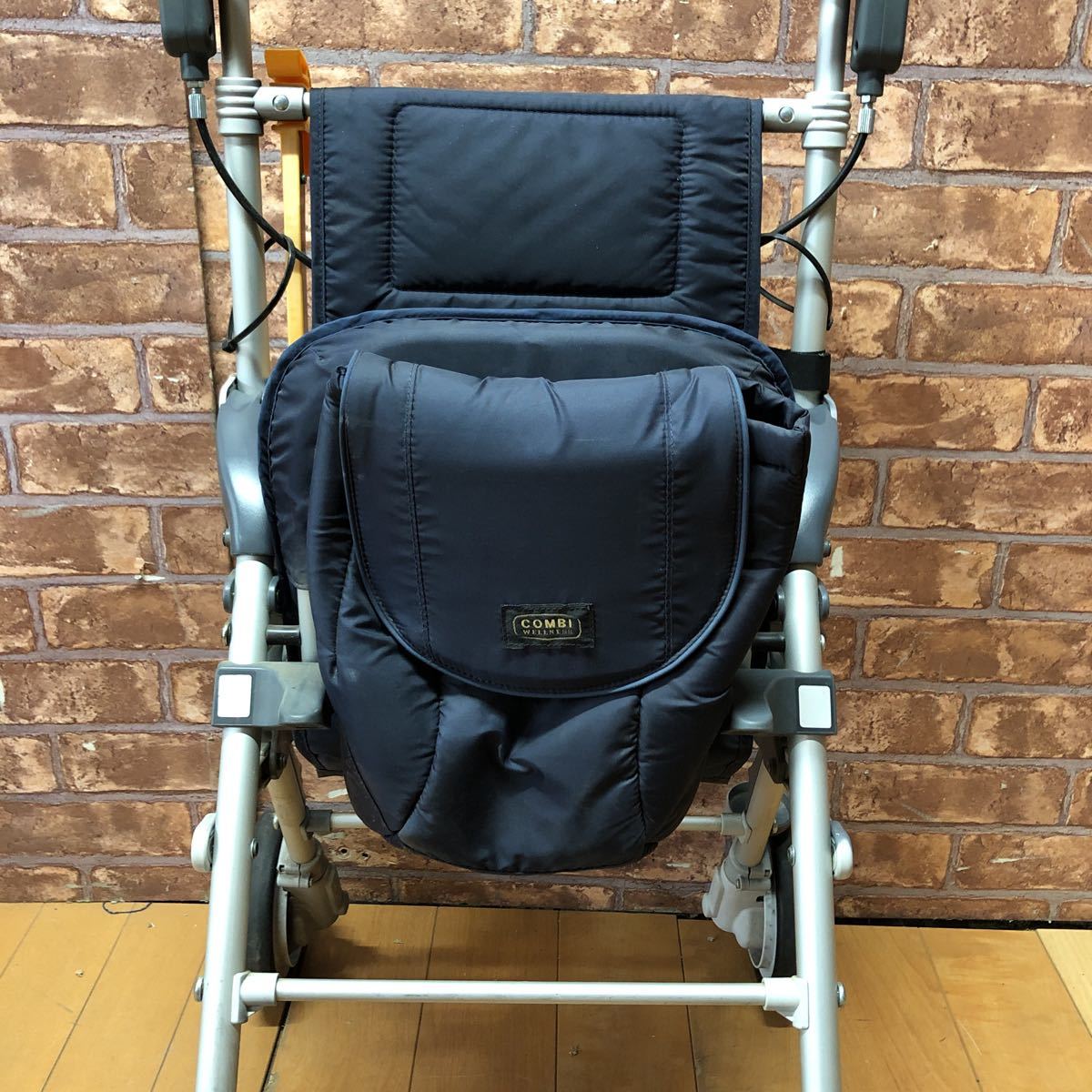N 1606 中古品 [ CONBI 折りたたみ シルバーカー ] 押し車 歩行補助車 