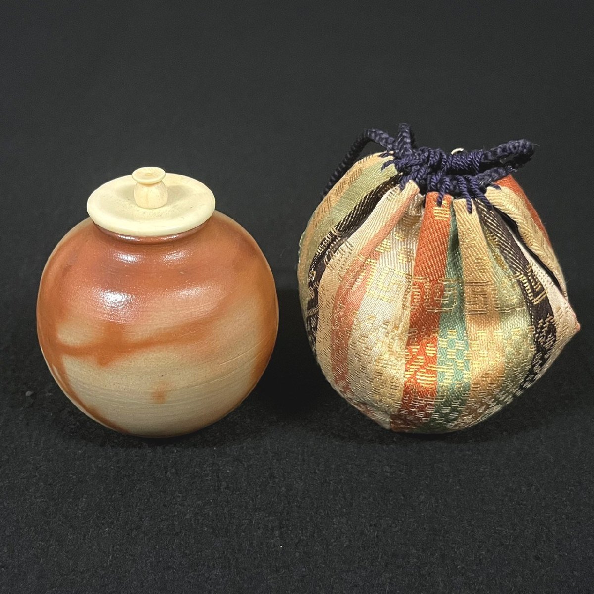 亀井楽山 高取焼茶碗 共箱 茶道具 本物保証