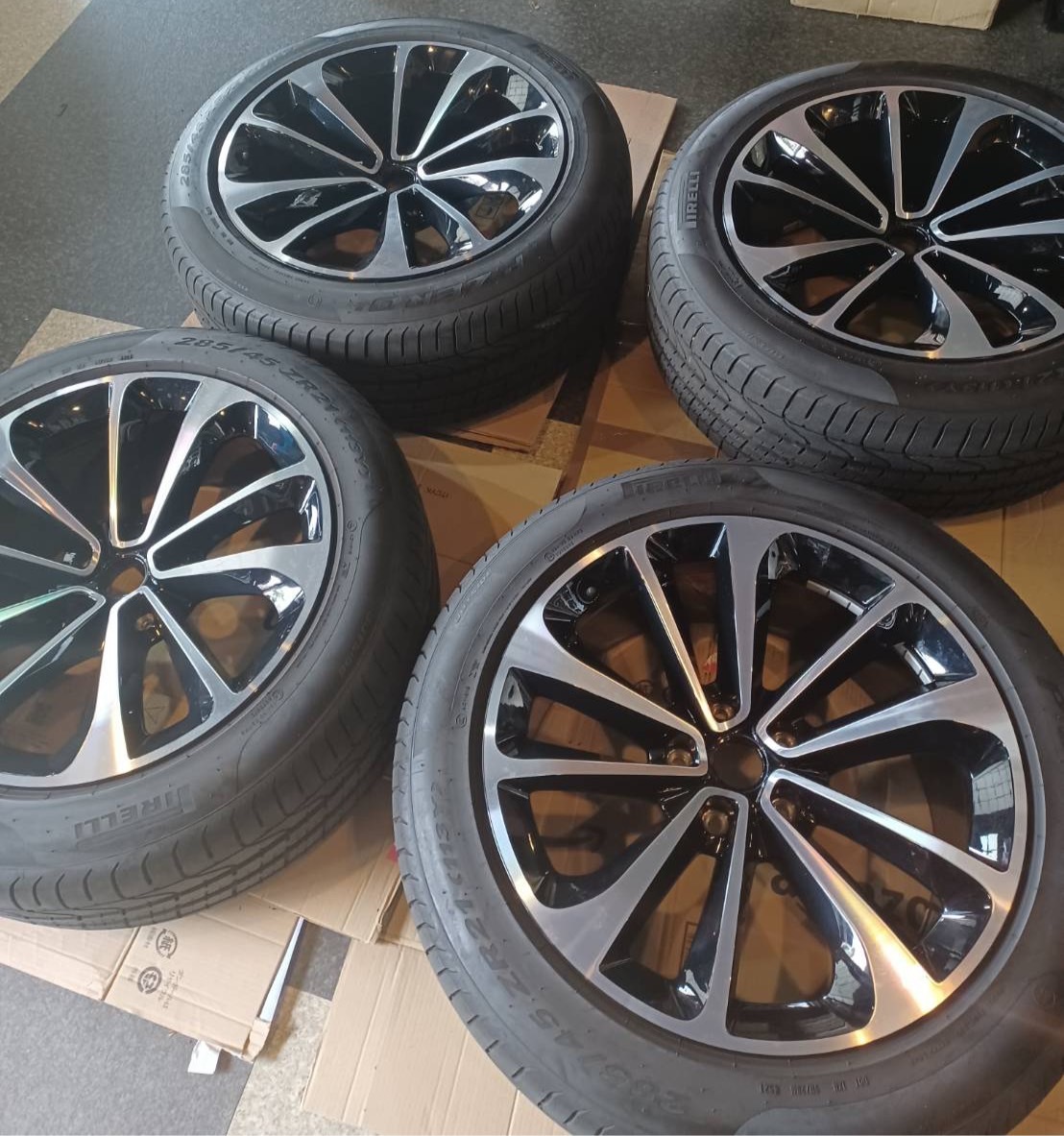ベントレー ベンテイガ 純正 21インチ+Michelin Year 10J5HPCD130+