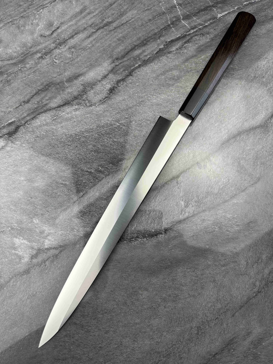 世界で一番薄い 極薄の柳刃 厚み1.7mmから先端に向かっ1.2mm 世界一の 