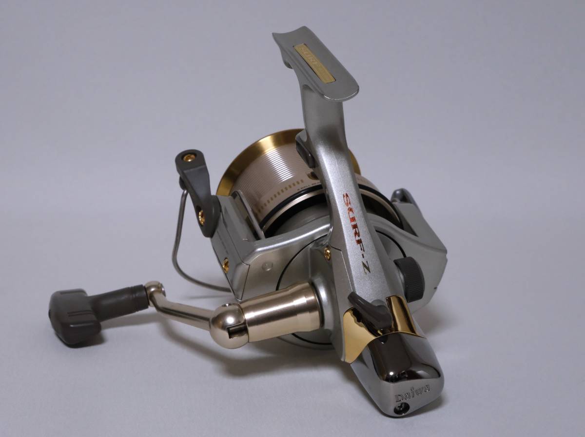 ★デットストック状態！ダイワ ダ サーフZ 35A 替えスプール付き SURF-Z 35A 投げ釣り用リール