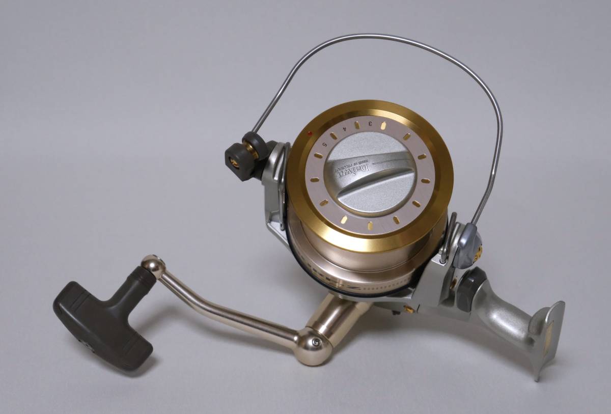 ★デットストック状態！ダイワ ダ サーフZ 35A 替えスプール付き SURF-Z 35A 投げ釣り用リール