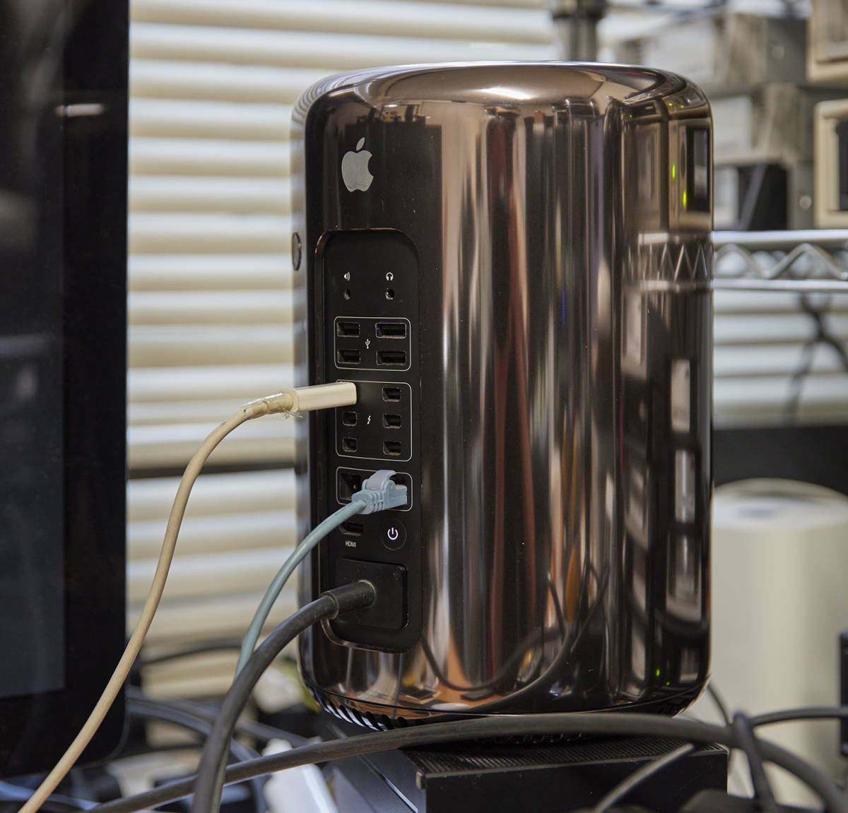 MacPro 2013 3.5GHz / 6コア / 32GB / SSD500GB / D500グラフィック 0