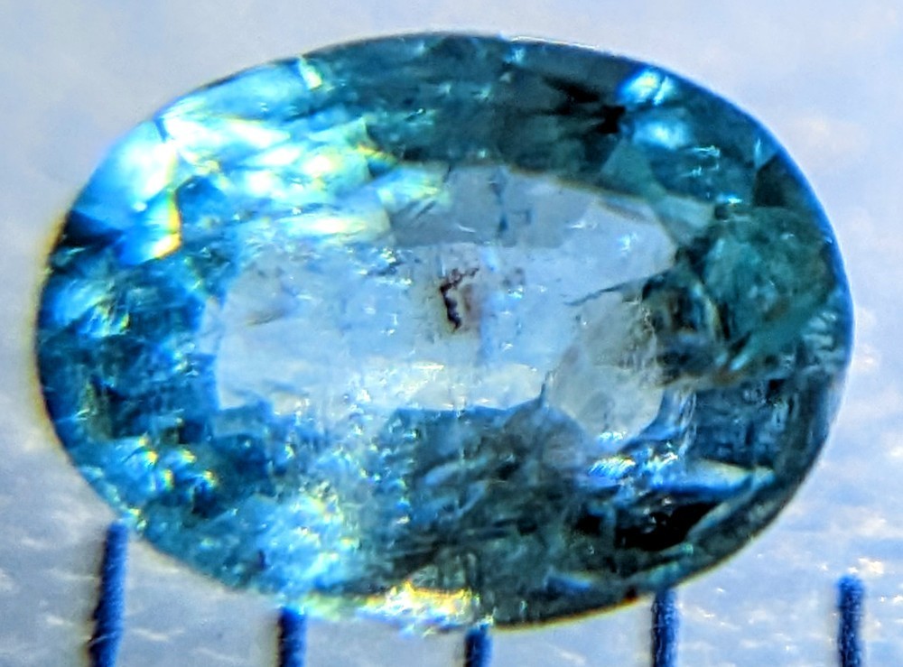 小さいけどブラジル産 天然パライバトルマリン 0.18ct ネオン 