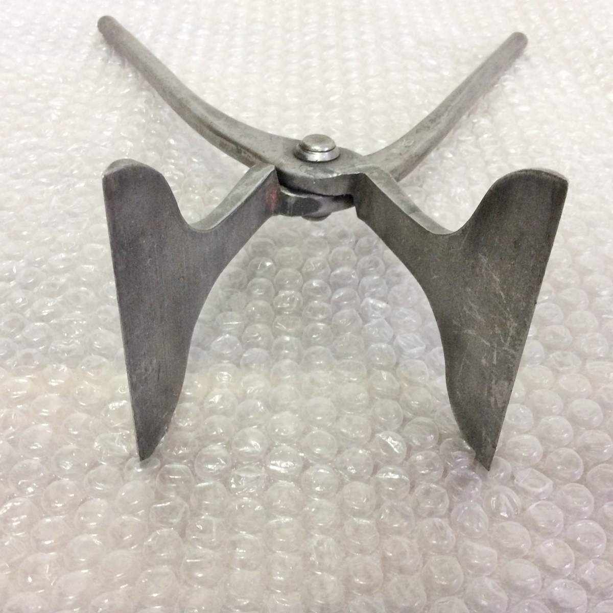 RH-5647】中古品 直徳 平つかみ 首長 板金工具 掴箸 ツカミ(ハンド 