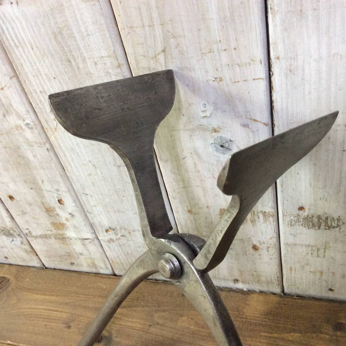 RH-5647】中古品 直徳 平つかみ 首長 板金工具 掴箸 ツカミ(ハンド 
