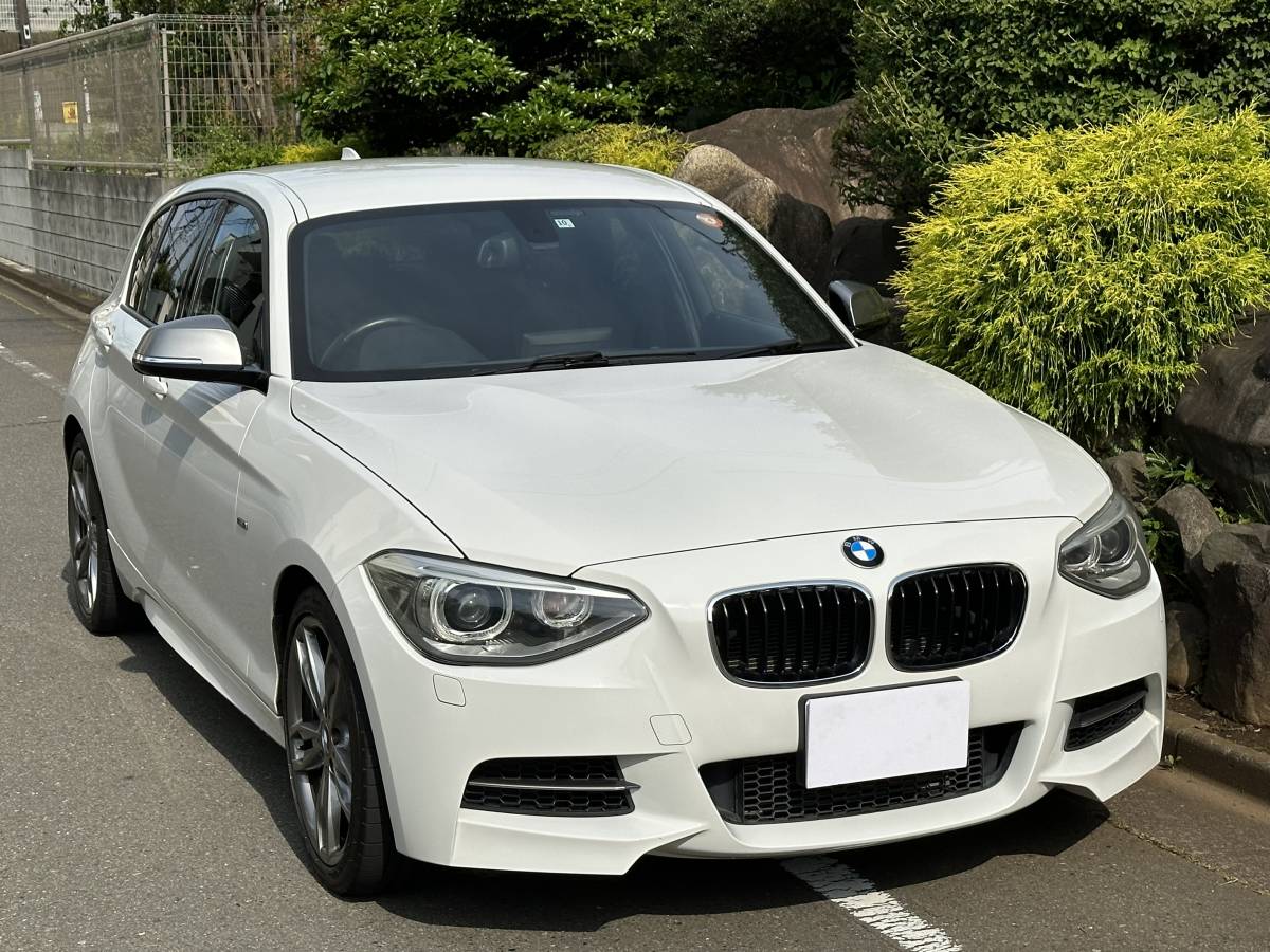 【美車・正規ディーラー車】 M135i 直6 320馬力 FR駆動/8速AT/ブラックレザーシート/パドルシフト/バックカメラ/ETC【車検令和5年10月】