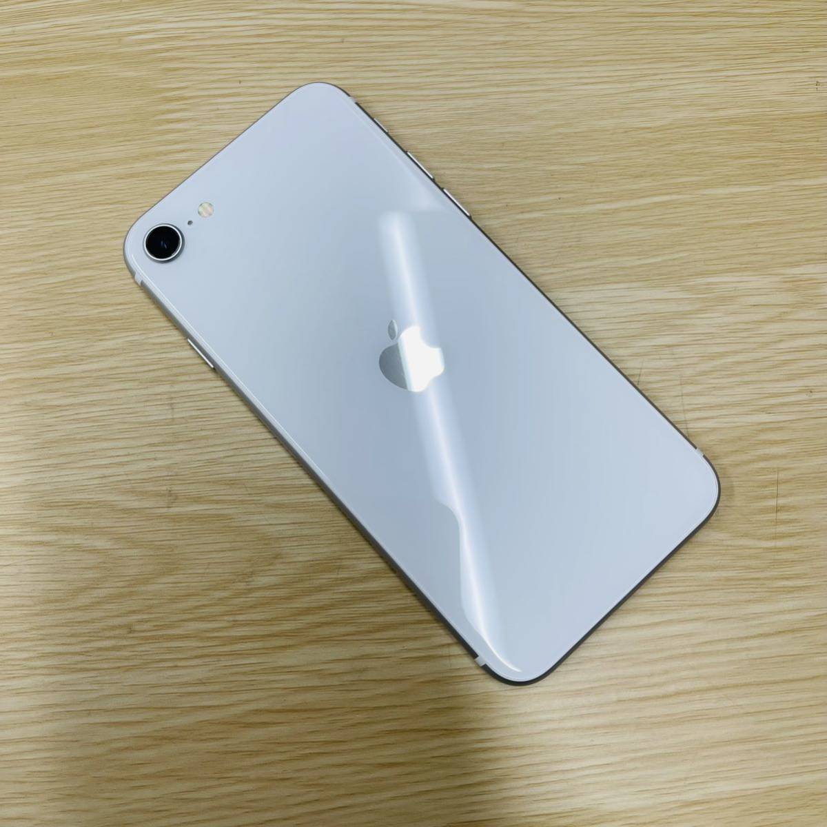 Apple iPhone SE第二世代 64GB SIMフリー 9564