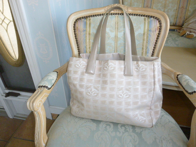 CHANEL シャネル ニュートラベルライントートバッグ ナイロン 
