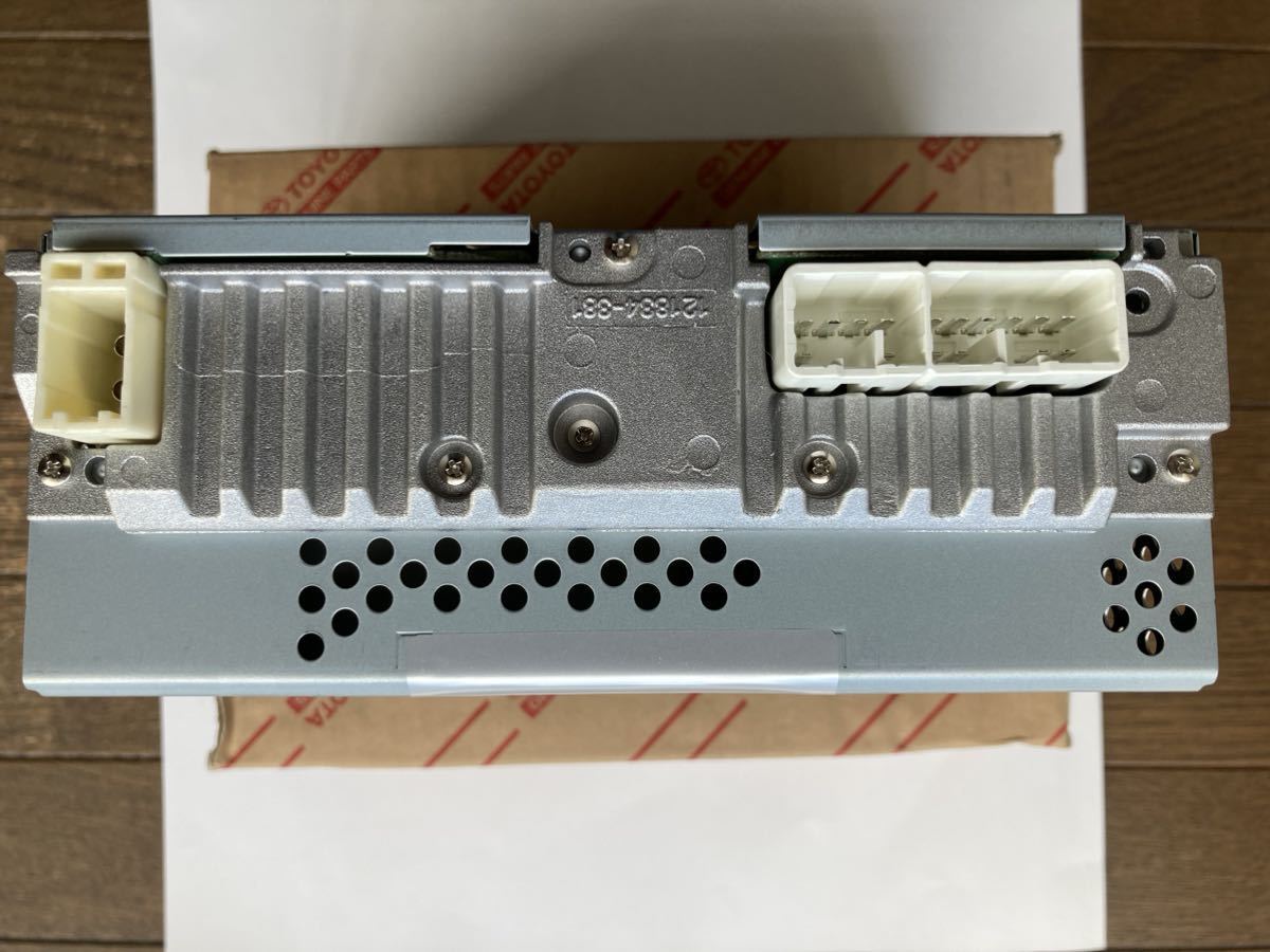 トヨタ純正オーディオ 86120-26201 ワイドデッキ CD.ラジオ.AUX.USB付
