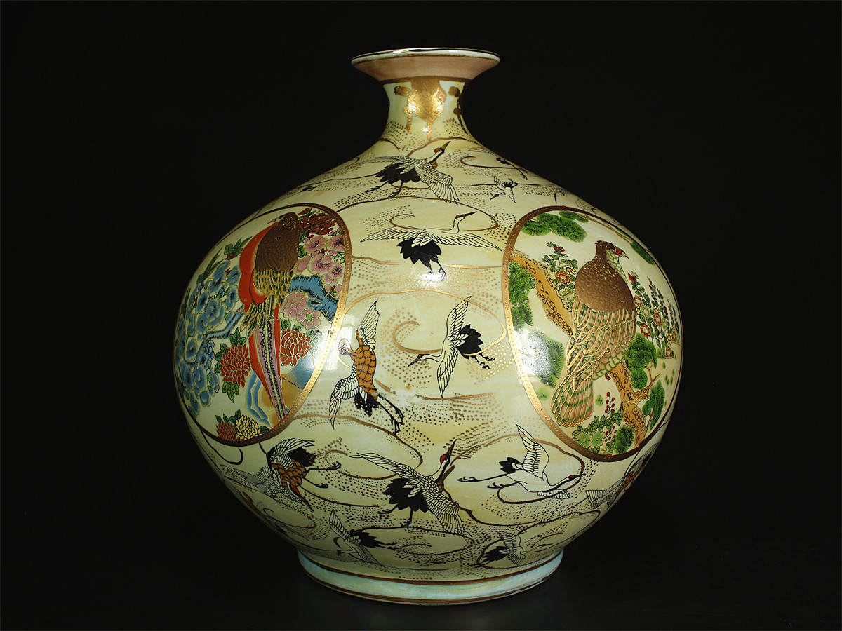 薩摩焼 113-1 薩摩焼 金彩花瓶 白薩摩 神山 花鳥文様 大花瓶 花鳥図 金彩