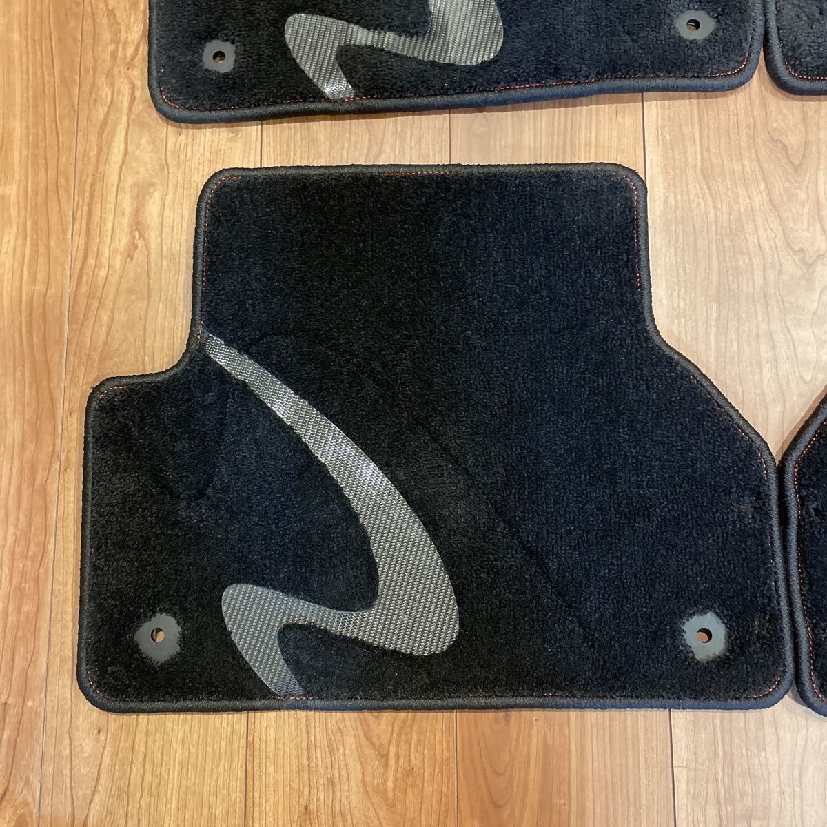 アウディ audi 純正 プレミアム スポーツ フロアマット 右ハンドル用A4  