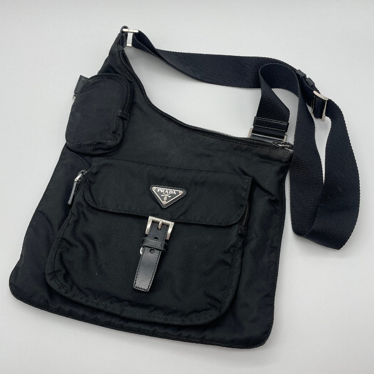 ω美品【PRADA プラダ ナイロンショルダーバッグ ブラック 斜め掛け