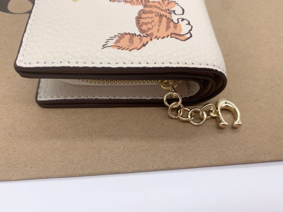 COACH 二つ折り財布 CC472 ホワイト キトゥン アウトレット品 箱、紙袋