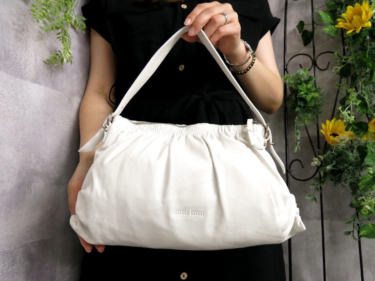 miu miu ミュウミュウ アーカイブ ロゴ型押し カーフ レザー 本革  