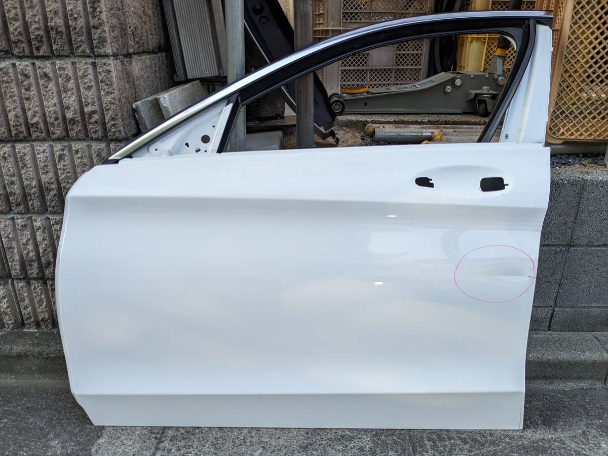 ベンツ W205 Cクラス セダン ワゴン 純正 フロント ドア 左 中古品 2057220110 