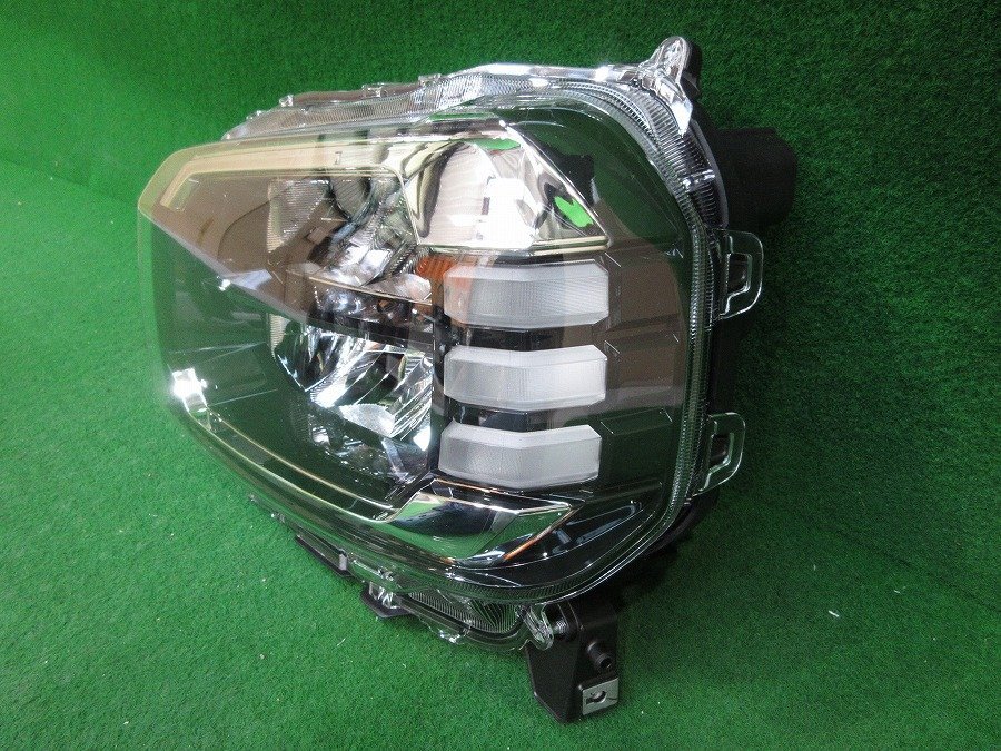 タフト左ライト ダイハツ タフト ヘッドライト左側