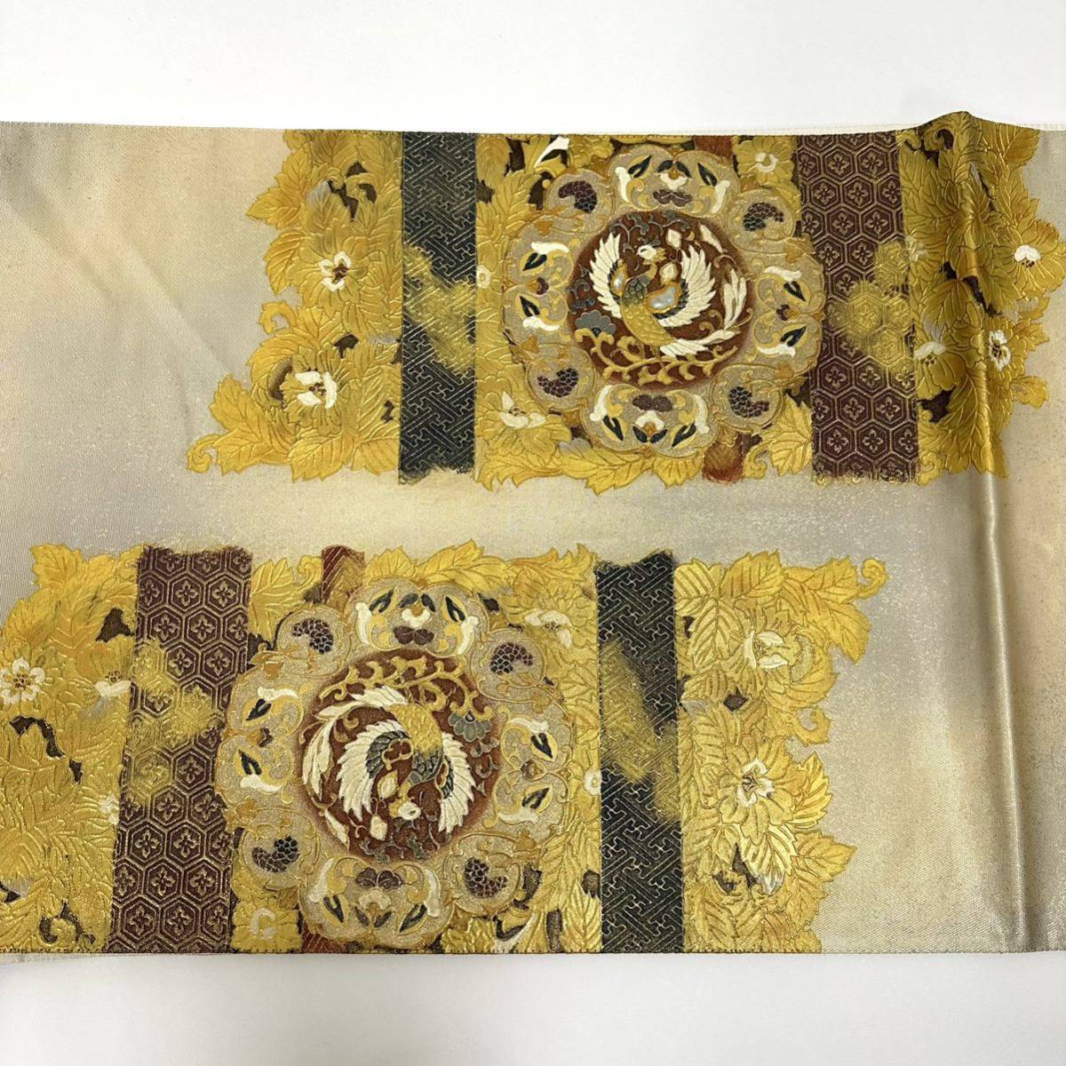 着物◎太鼓柄袋帯 螺鈿箔 横段花文 名物裂 金銀糸 引箔 正絹 逸品