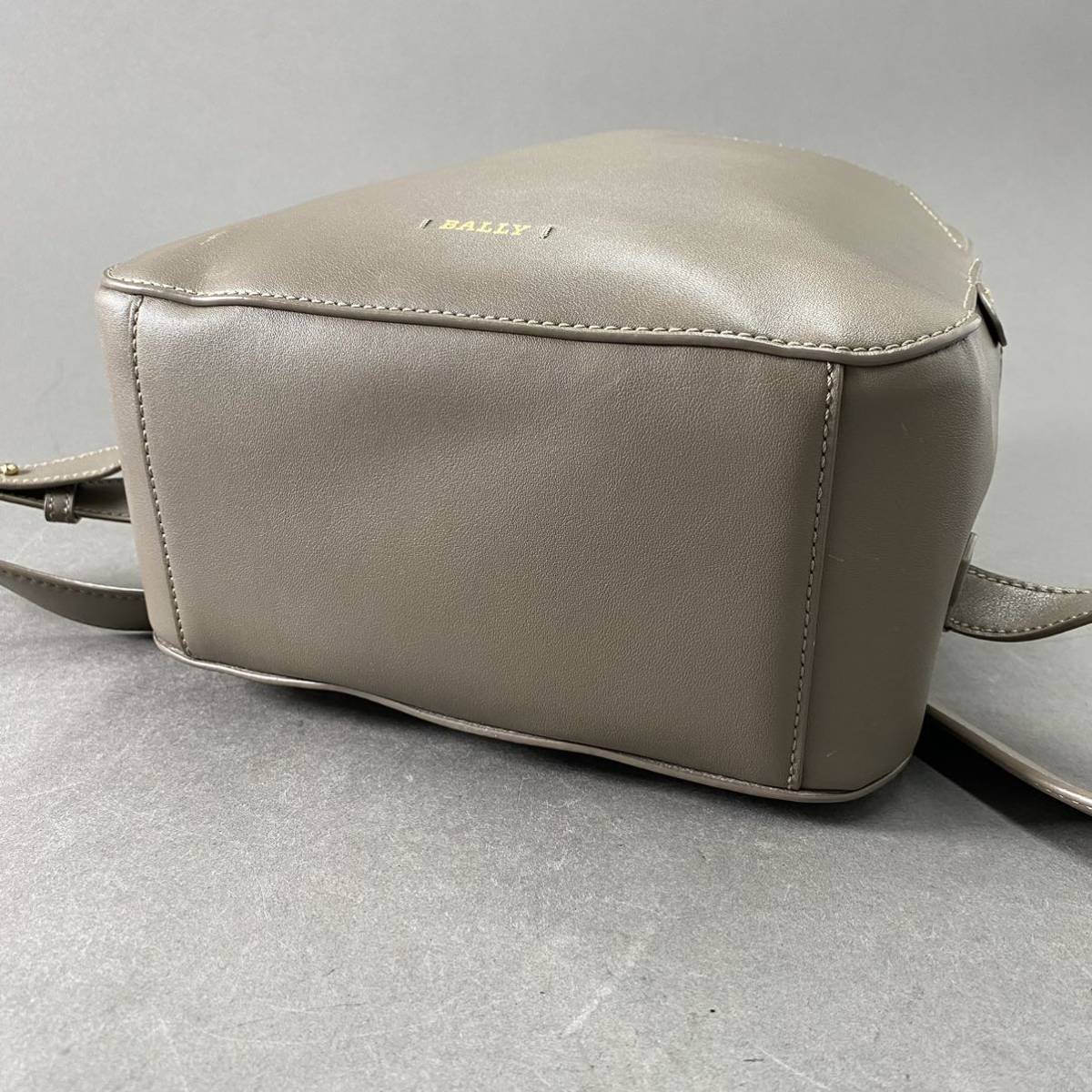 Eg26 BALLY バリー レザーバッグ リュック バックパック 本革 シンプル 