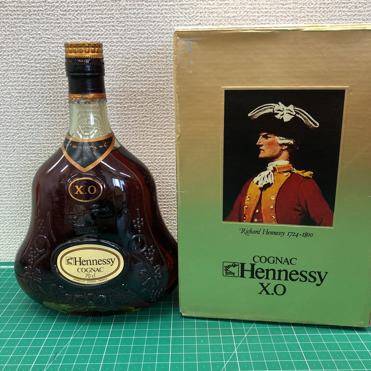 極美品・箱付ヘネシー XO 金キャップ700ml 古酒 ブランデー コニャック ブランデー コニャック ヘネシーXO Hennessy グリーンボトル 金