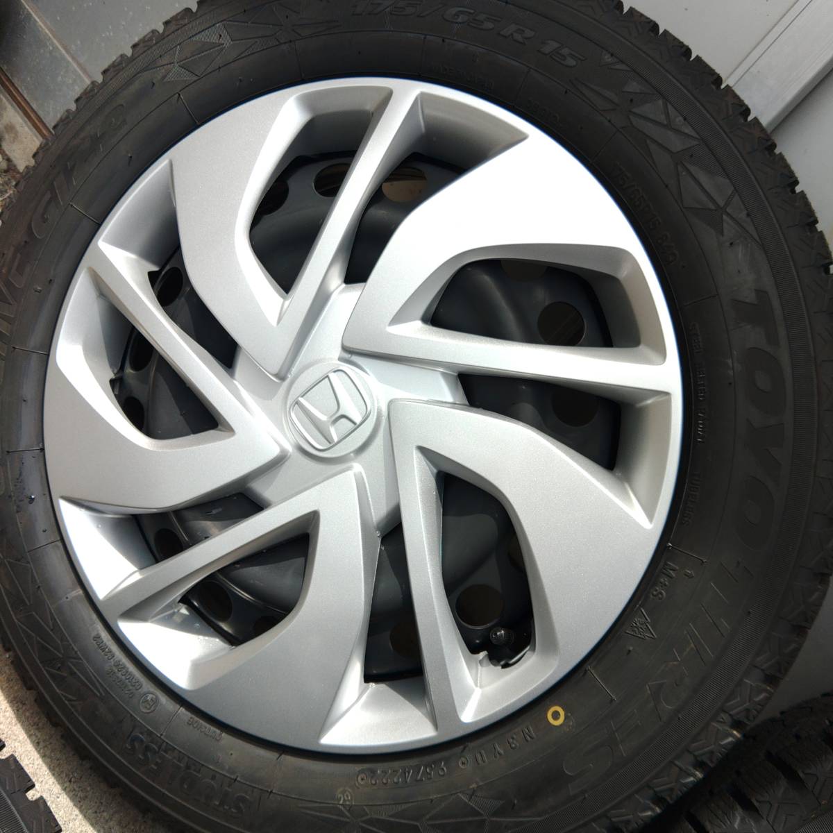 ②2024.2022年製175⁄65R15バリ山！中古タイヤ4本セット 2022年製175