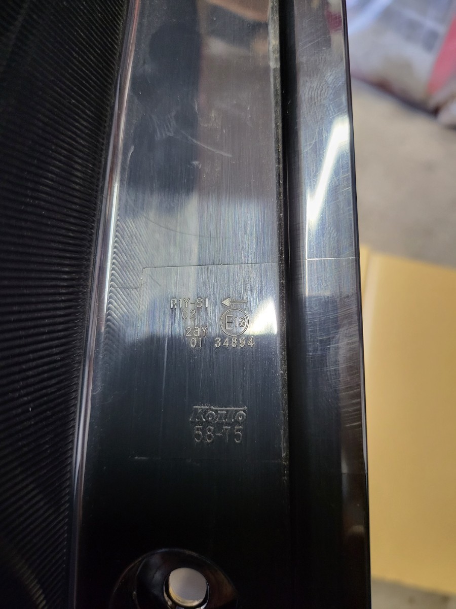 美品 アルファード 30 後期 純正 テールランプ 左 左側 KOITO 58-75