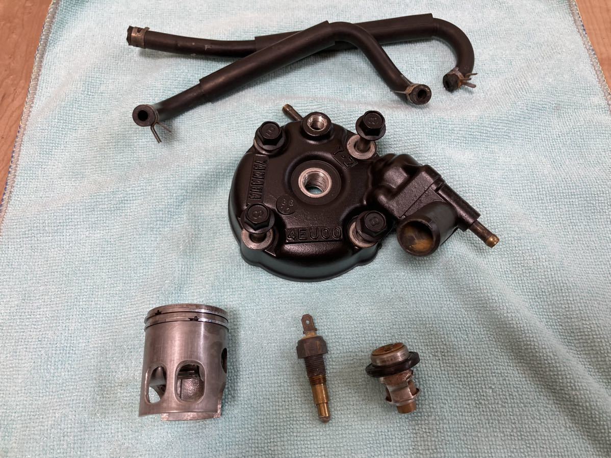 TZR50R 4EU 純正エンジン部品・シリンダーヘット・ピストンその他
