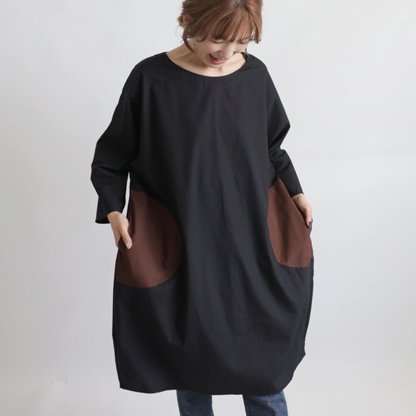 ＳＡＬＥ　９９ｃｍ丈　丸ドット２色ツートンOPかぶるだけ贅沢一枚布仕立てオーバーシャツ　ワンピース上質コットンA84