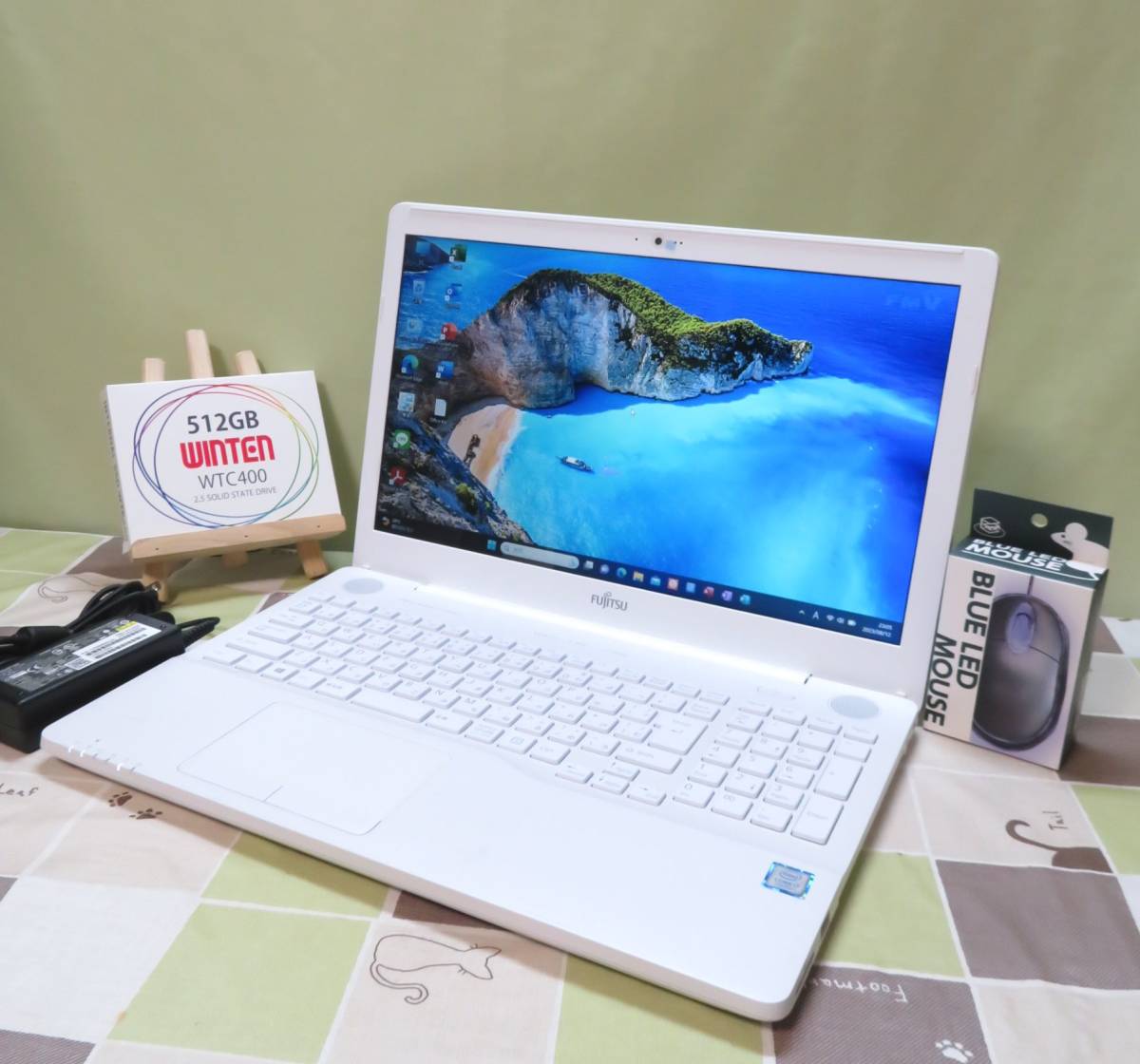 美品/爆速仕様！新品SSD512GB+超高性能 Core i7-7700HQ+8GB/2019年モデル/Windows11/USB3.1/Webカメラ/Bluetooth//FMV-AH50/D1