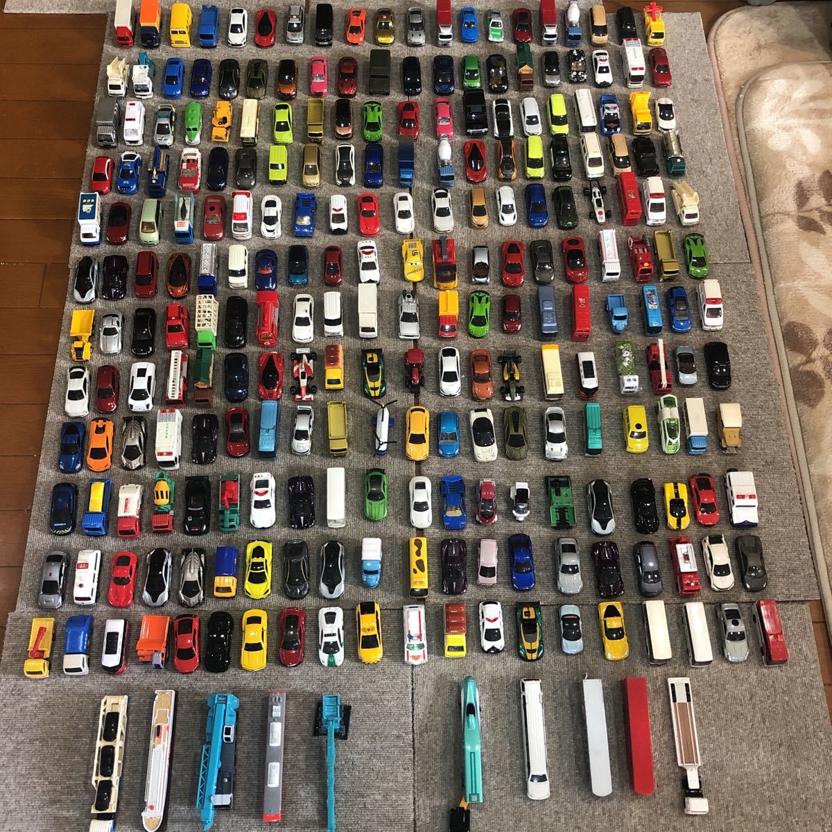 ややキレイめトミカ 全て トミカ 12キロ 重機 パトカー 等 大量 まとめ