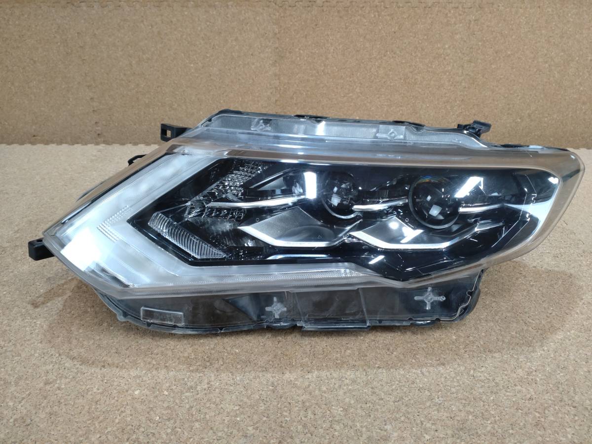 ジャンク品 日産 エクストレイル T32 左ヘッドライト LED KOITO コイト 100-23746 後期 打刻印:W R5-3276C ...