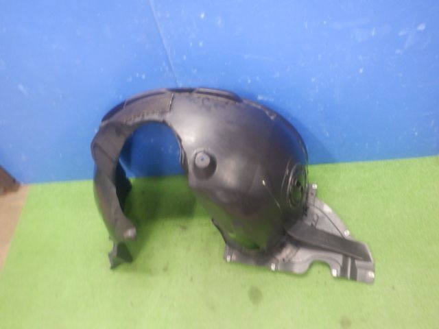 ★VW T-CROSS Tクロス C1DKR TSIアクティブ★フロント左フェンダーライナー