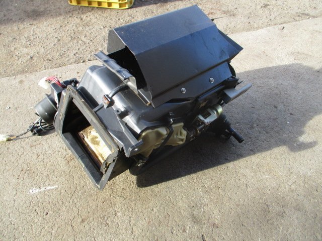 (0165)H252 プレジデント エアコンユニット クーラーエバポレーター_1