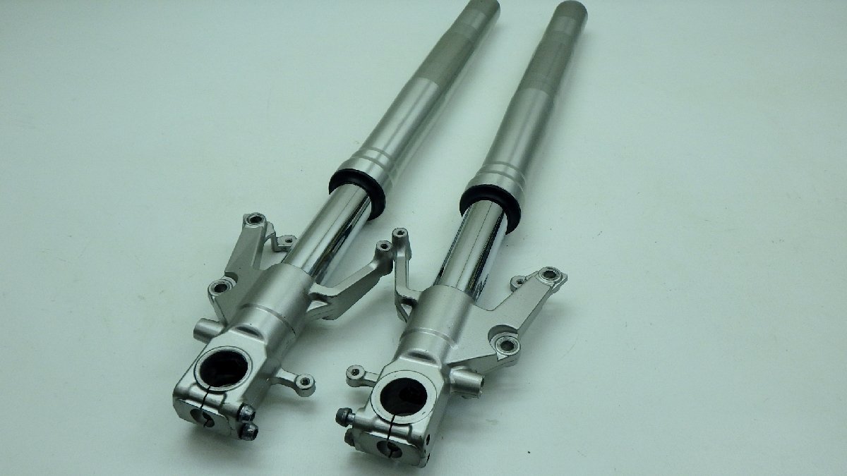 A895 GSX1300R GW71 フロントフォーク左右　隼 ハヤブサ ◎