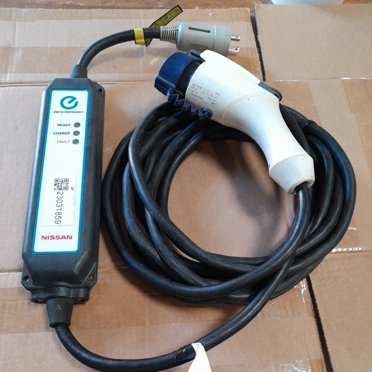車 日産 純正 EV充電ケーブル 29690 3NK0E 200V 純正収納ケース付