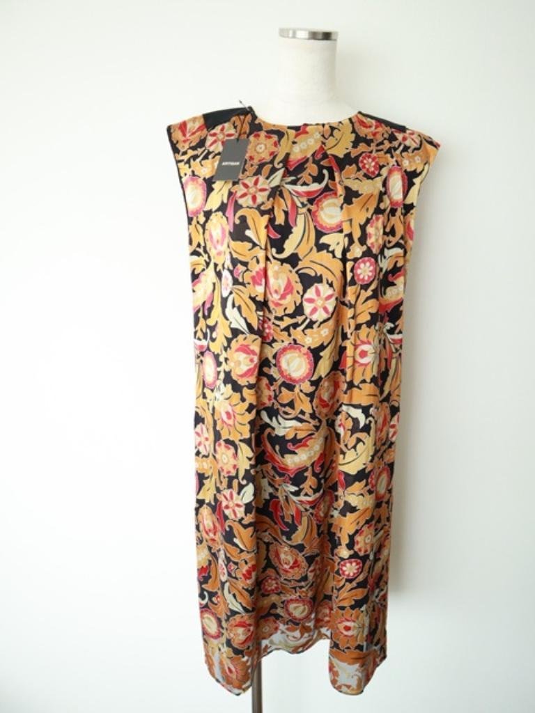 【送料込】新品タグ付き ARTISAN アルチザン ワンピース サイズ11 ブラック×オレンジ×レッド シルク混 日本製 花柄 女子会 6426690