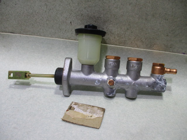 G◆TE27用ブレーキマスターシリンダー831 純正.3/4.47200-12093.レビン.トレノ.送料無料(一部地域除外) 検)TE25