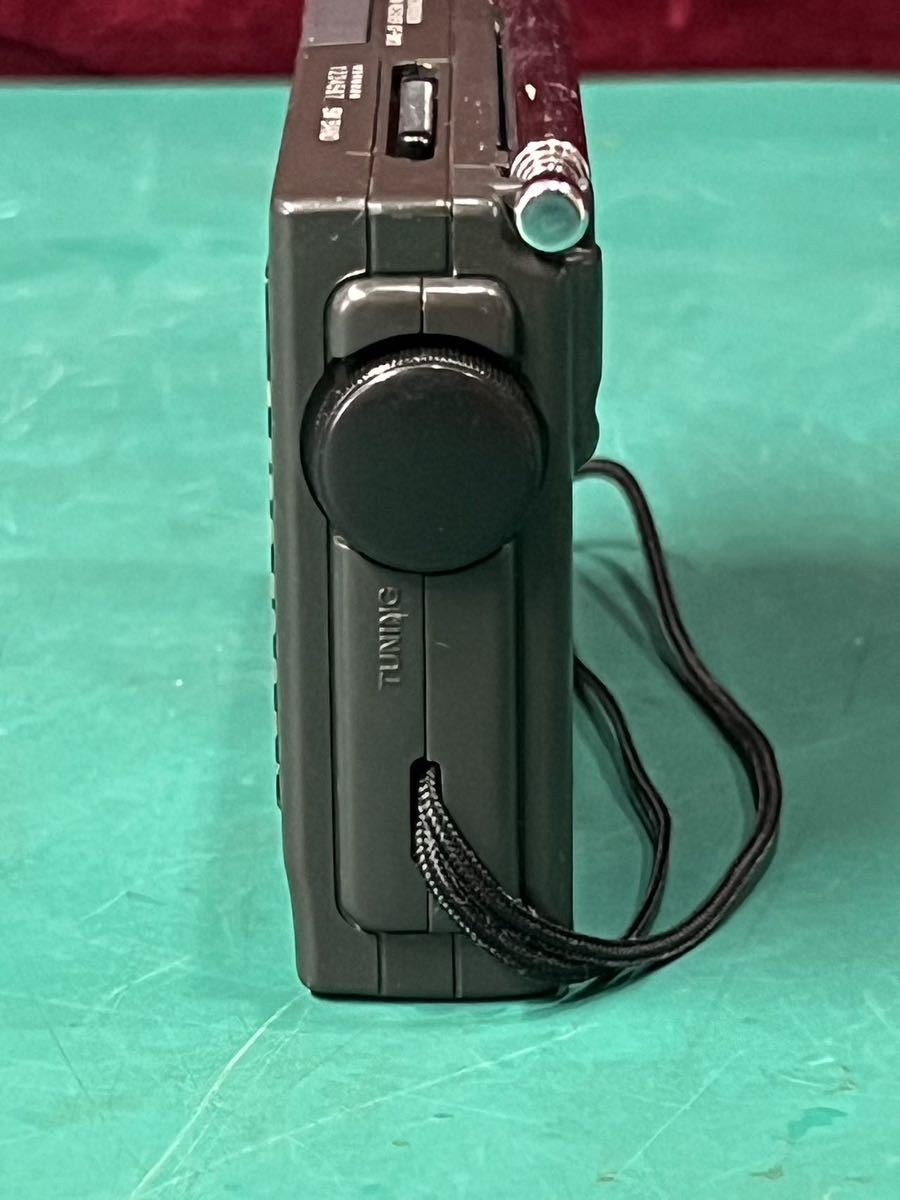 SONY FM/SW/MW 9バンド小型ラジオ ICF-SW22 ケース付き 動作OK (60s)