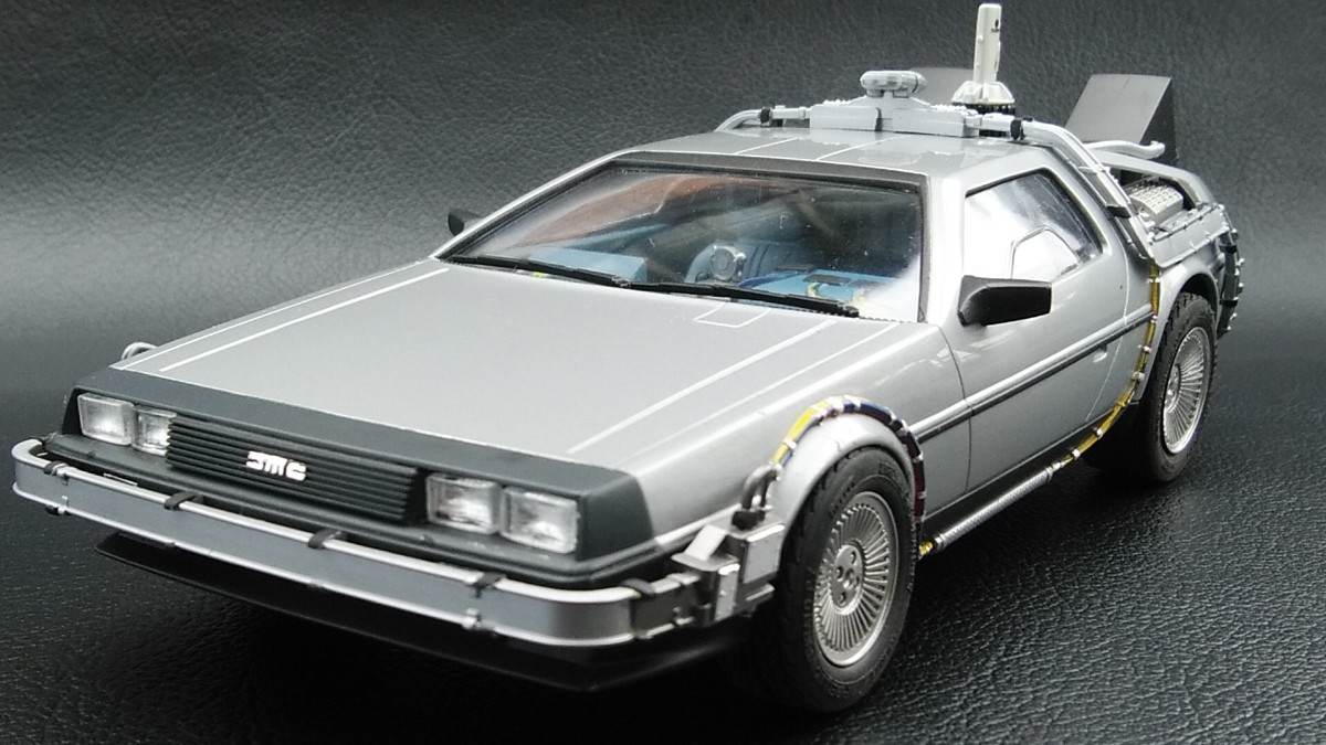 アオシマ バックトゥザ フュチャー 1/24